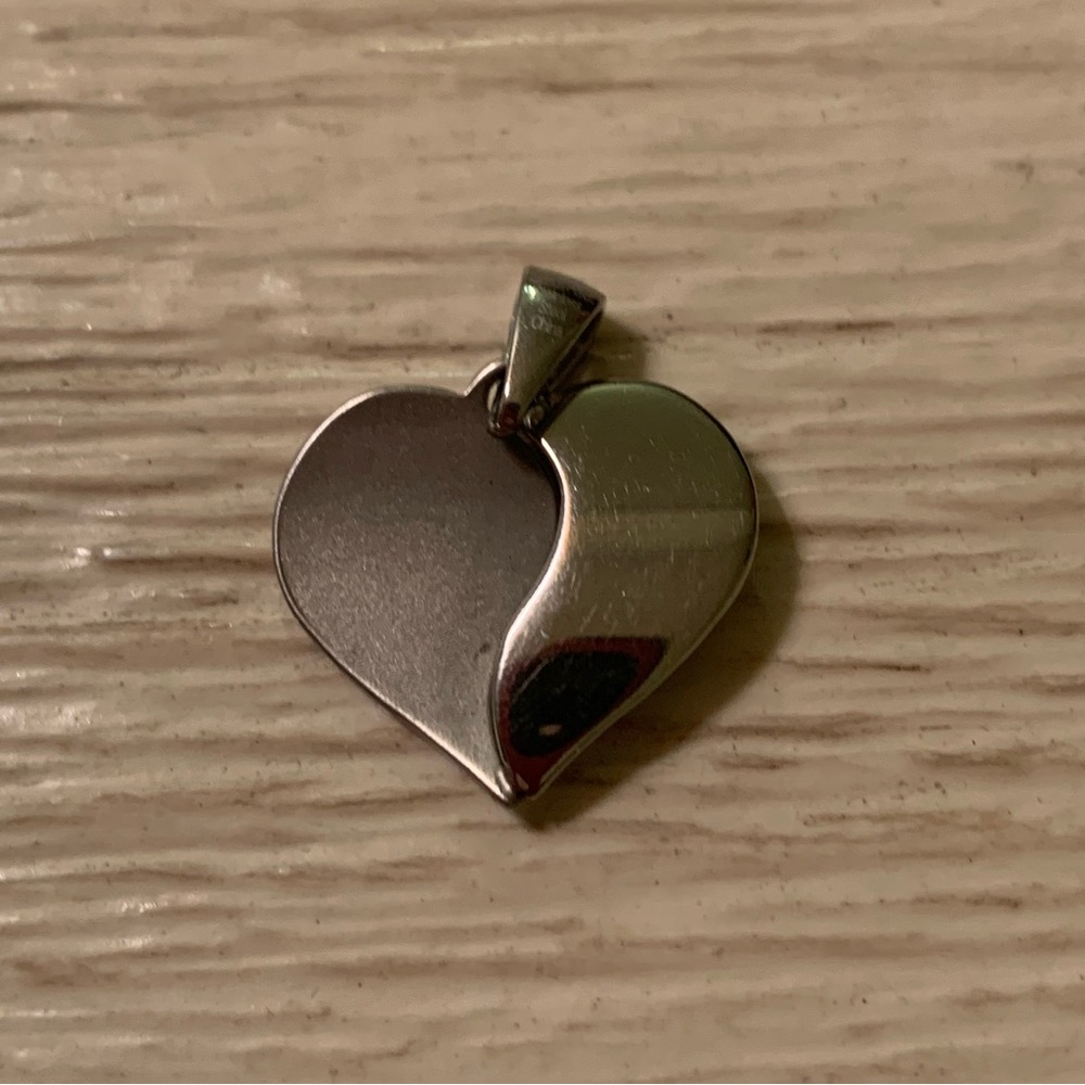 Pendent - Picture 3 of 3